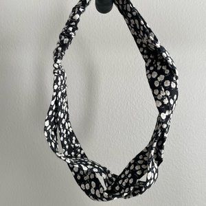 Francesca’s Floral Elastic Headband